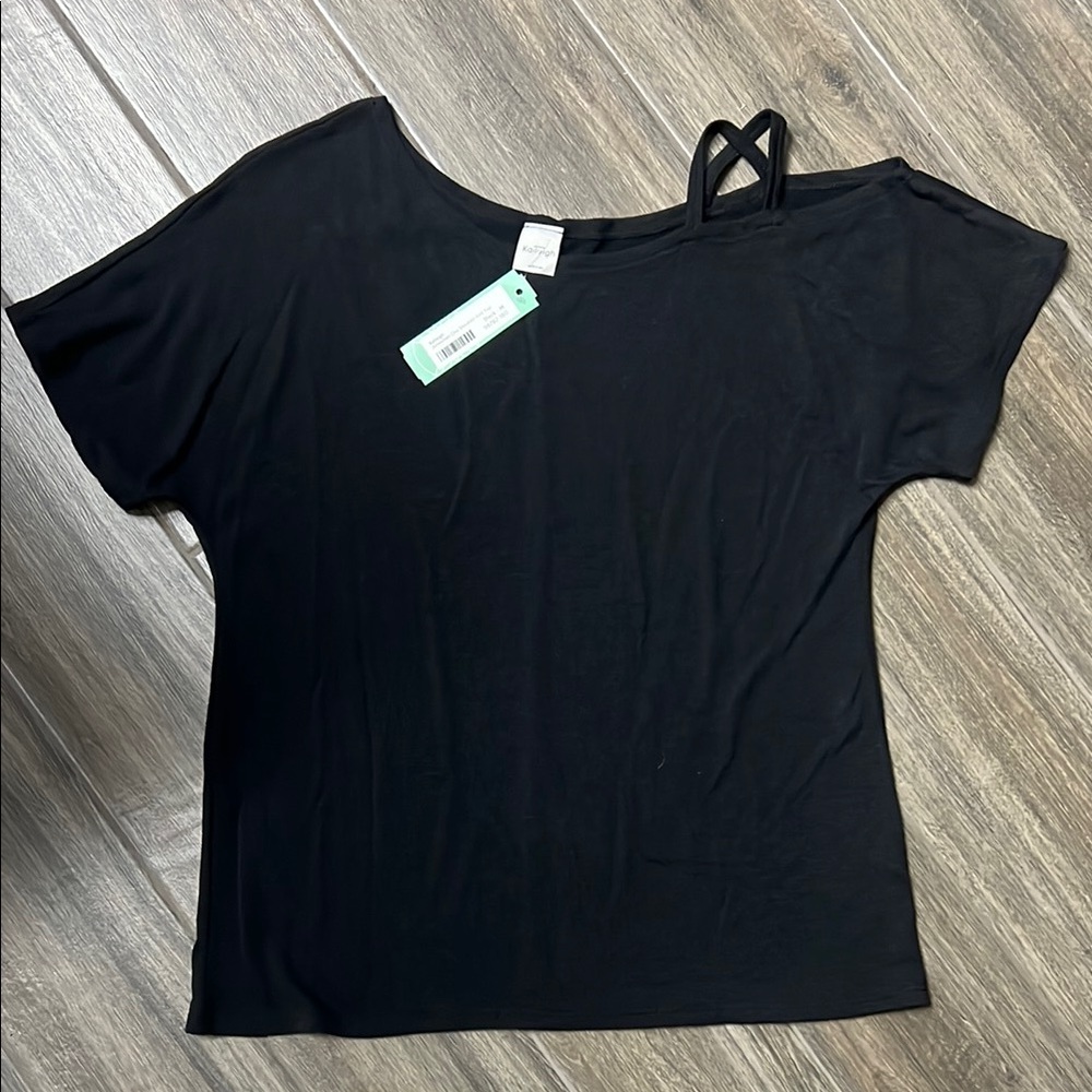 Kaileigh Black Asymmetrical Blouse with Short Sleeves